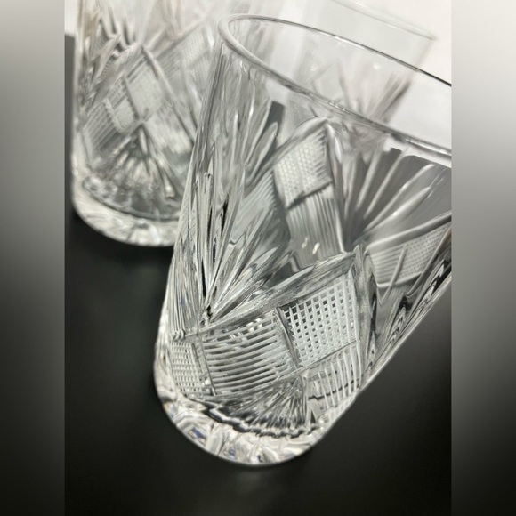 Set of 6 Beautiful Glass-Cut Short Glasses. - Picture 4 of 7